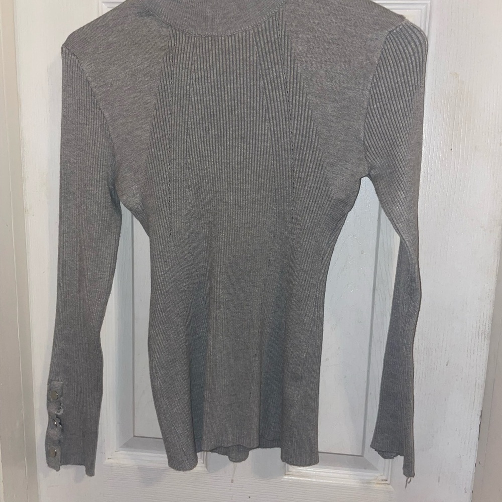 Almost Famous Gray Ribbed Sweater